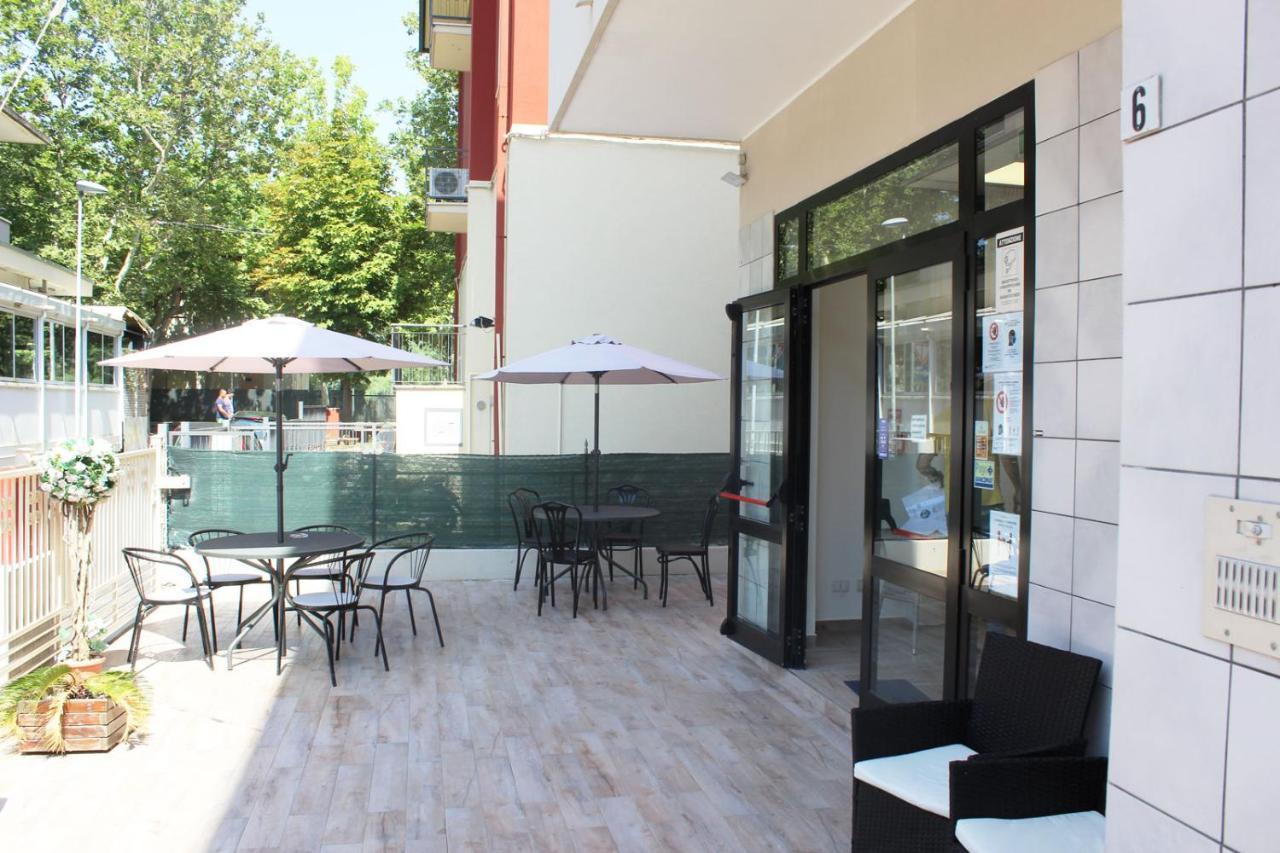 Hotel Luna Rimini Exteriér fotografie